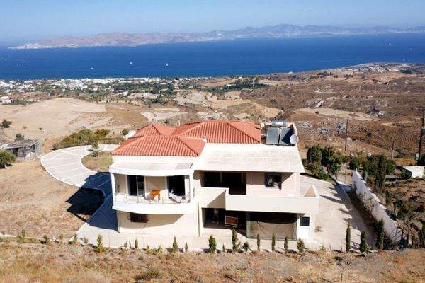 Über das Haus in Richtung Meer