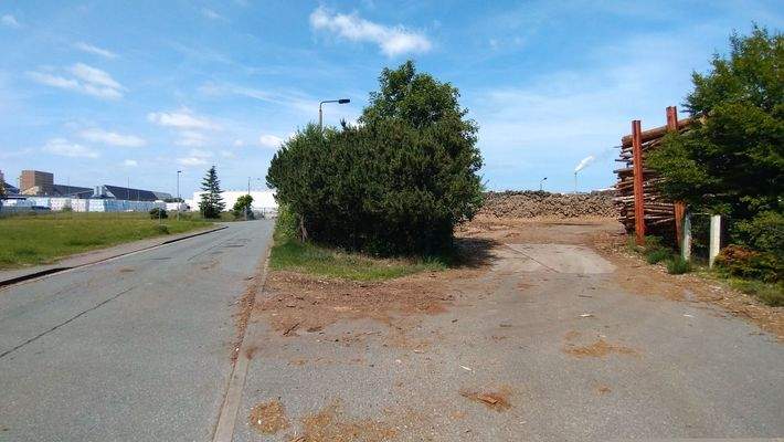 Zufahrt Holzlagerplatz