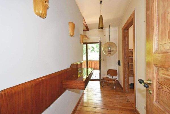 Flur zur Wohnung im 1. OG