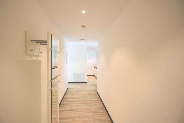 Eingangsbereich Flur.jpg