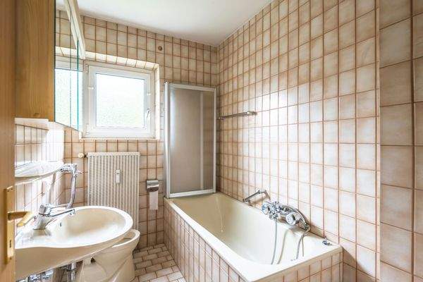 Badezimmer Erdgeschoss.jpg