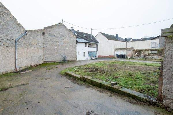 Platz auf dem Grundstück