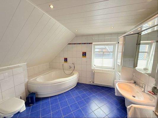Badezimmer im Dachgeschoss