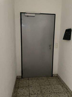 Eingang in das Mietobjekt vom Treppenhaus