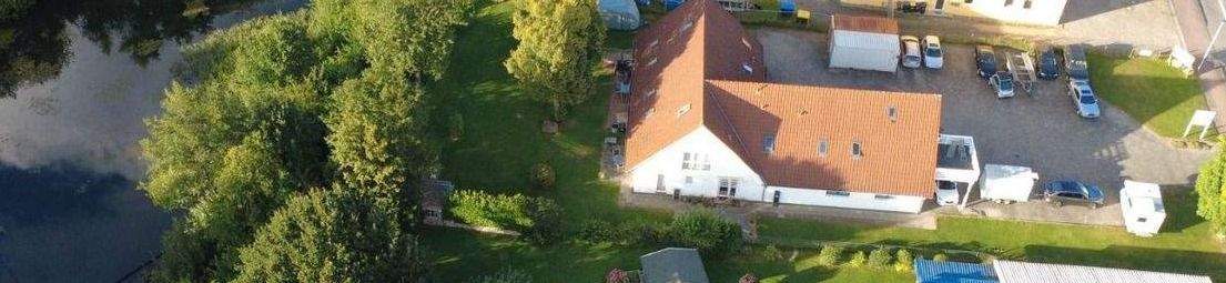 Drohnenaufnahe, Gewerbeanwesen mit Betriebswohnung