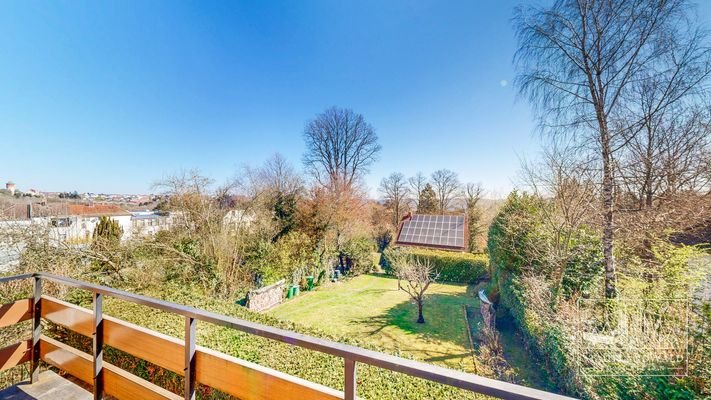 OG - Blick vom Balkon in den Garten