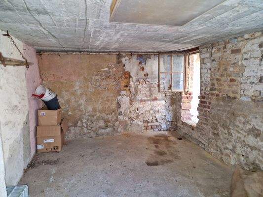 Werkstatt hinten mit Durchgang zu