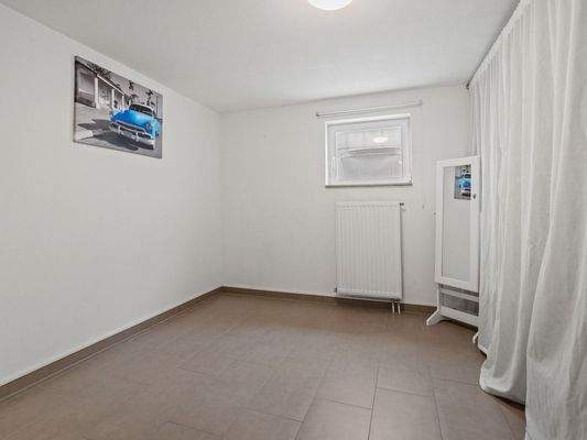 Zimmer im Untergeschoss