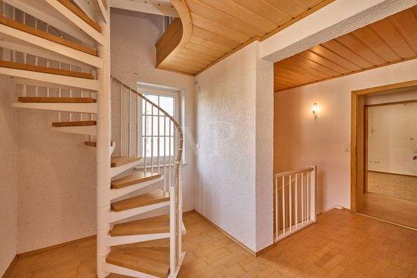 Treppenaufgang zum DG