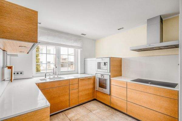 Hochwertige Bulthaupt-Einbauküche mit Designer-Mar