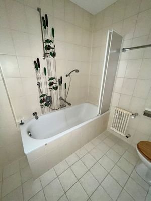Bad mit Wanne