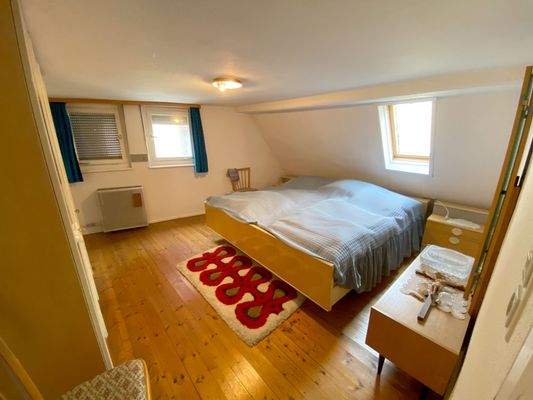 Schlafzimmer im 1. DG