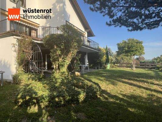 Südansicht mit Garten