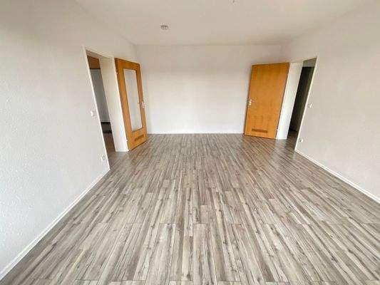 Wohnzimmer mit Balkon