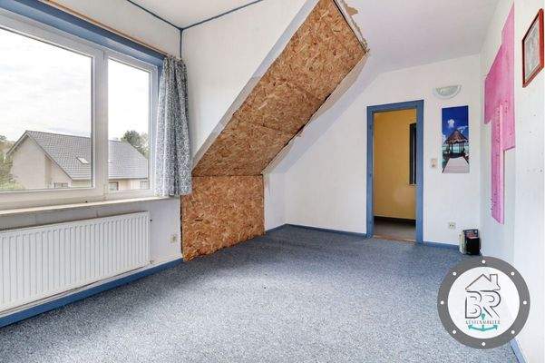 Zimmer Dachgeschoss mit angrenzender Nische