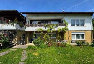 Einfamlienhaus mit Einliegerwohnung