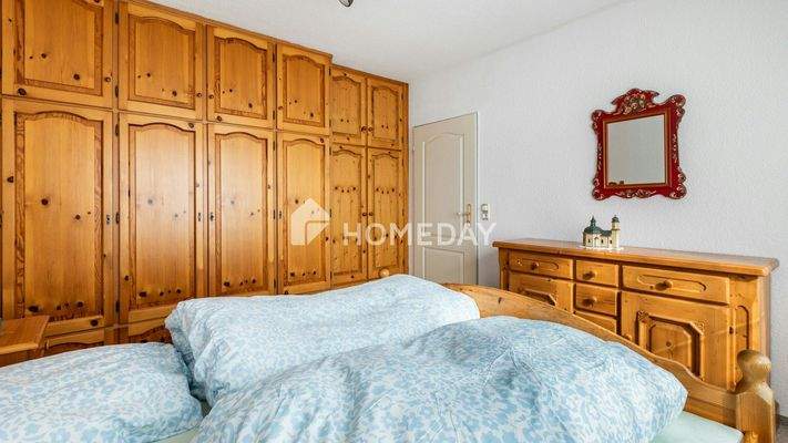 1. OG Schlafzimmer 1 2