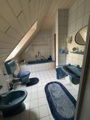 Badezimmer im Obergeschoß 