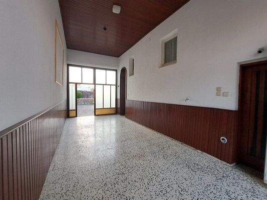 nochmals die Durchfahrt (mit Platz für KFZ)