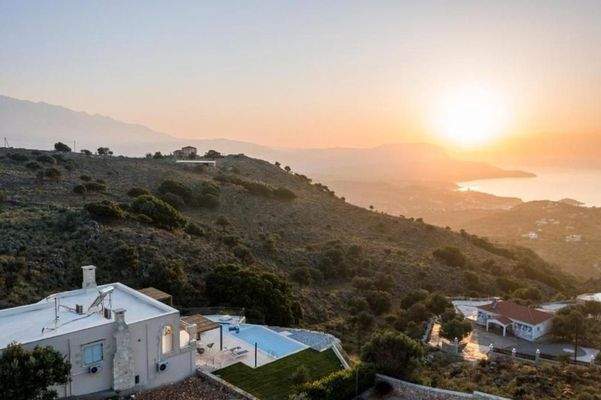 Kreta: Steinvilla mit Meerblick und Infinity-Pool in Drapanos zu verkaufen
