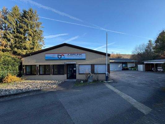 Hallen-Außensansicht