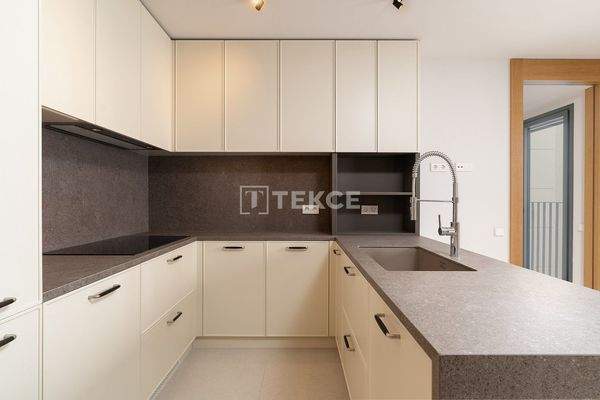 Luxury Apartments Near the Turo Parc and Barcelona Center