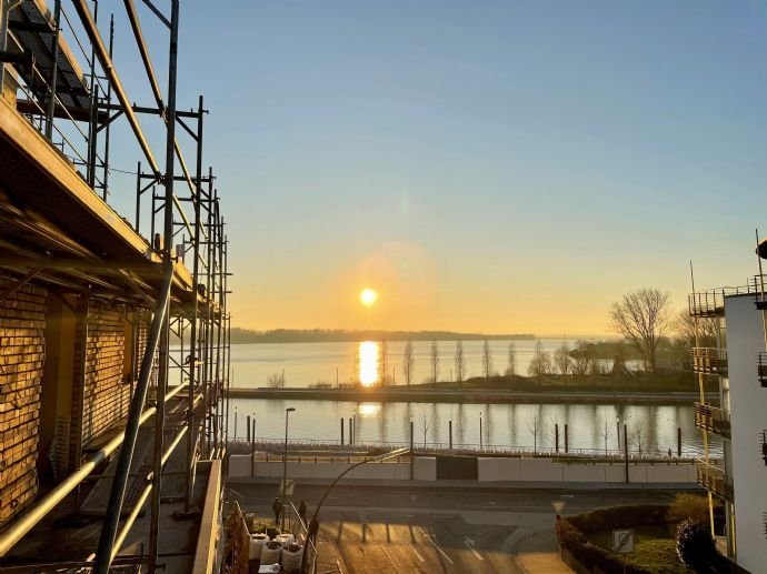 2 Balkone mit Elbblick in den Schulauer Hafenterrassen // Haus 3