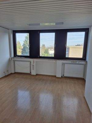 großes Arbeitszimmer.jpg