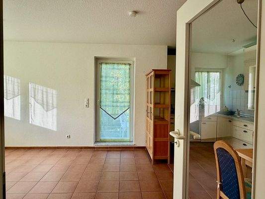 Zugang zum Wohn- und Esszimmer mit Balkon