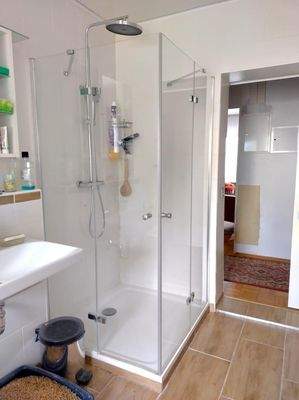 Dusche im Bad