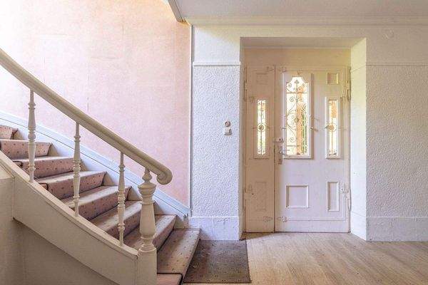 Hauseingangstüre im Parterre - UG