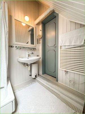 Duschbad  im Dachgeschoss