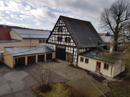 Blick auf die Scheune, Nebengebäude, Garage