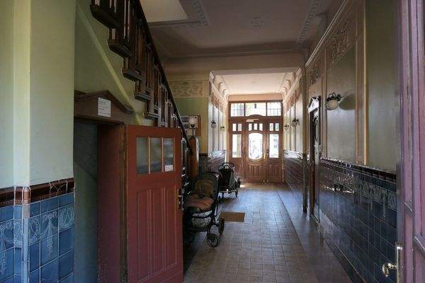 07 Vorderhaus Hausflur.JPG