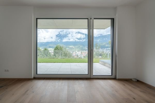 Wattens-Top-1-web-(c)-Wohnzimmer mit Ausblick17.jp