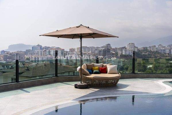 Sea and City-View Flats in a Complex with Pool in Alanya
