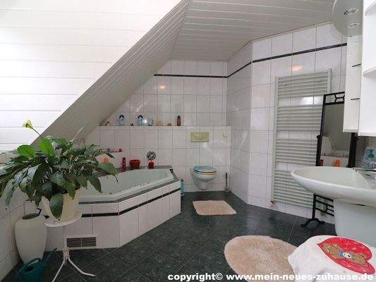 Bild 14 Bad Dachgeschoss