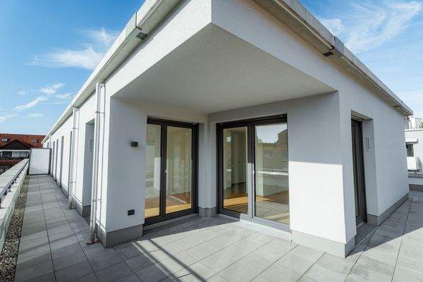 02_riesige umlaufende Dachterrasse_Whg28_ZGS.jpg