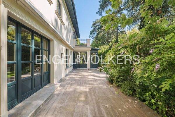 Großzügige Terrasse