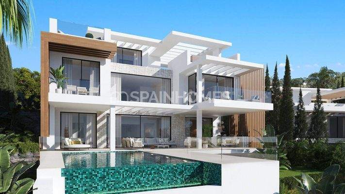 Luxury Houses Close to the Sea in Estepona