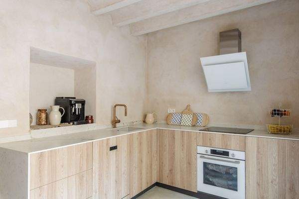 Voll ausgestattete Küche