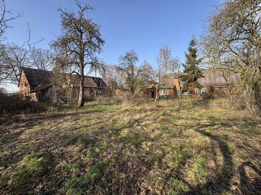 Grundstücksansicht zum Haus