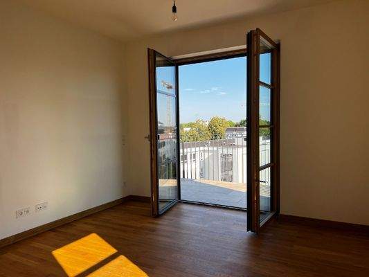 Zugang Balkon über den Wohn_Essbereich