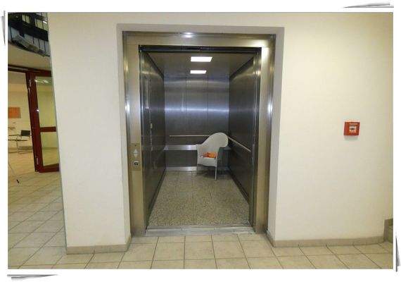 Großer Personenaufzug