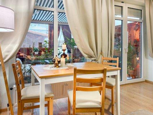 Essbereich im Wohnzimmer