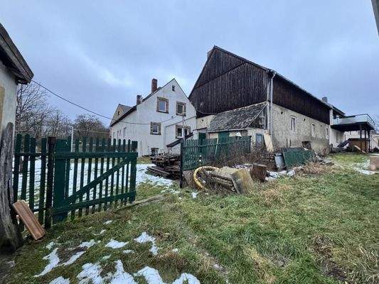 Gartenansicht Wohnhaus + Nebengebäude