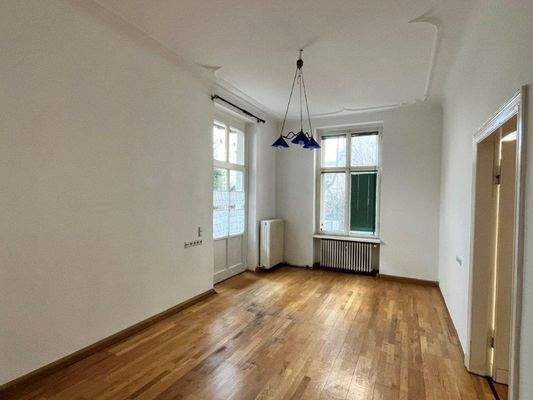 Zimmer_klein_mit_Balkon