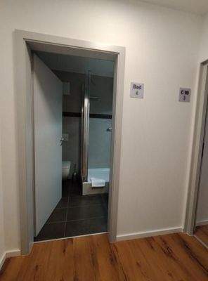 e_Zimmer 4, separates Bad (2)