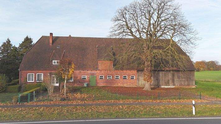 Verkehrsgünstige Lage an der B51