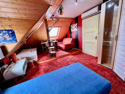 10 Kinderzimmer im DG .jpeg